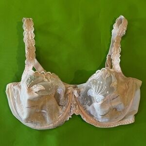 Breezies 34DD‎ Lace Embroidery Bra Floral Full Coverage Underwire